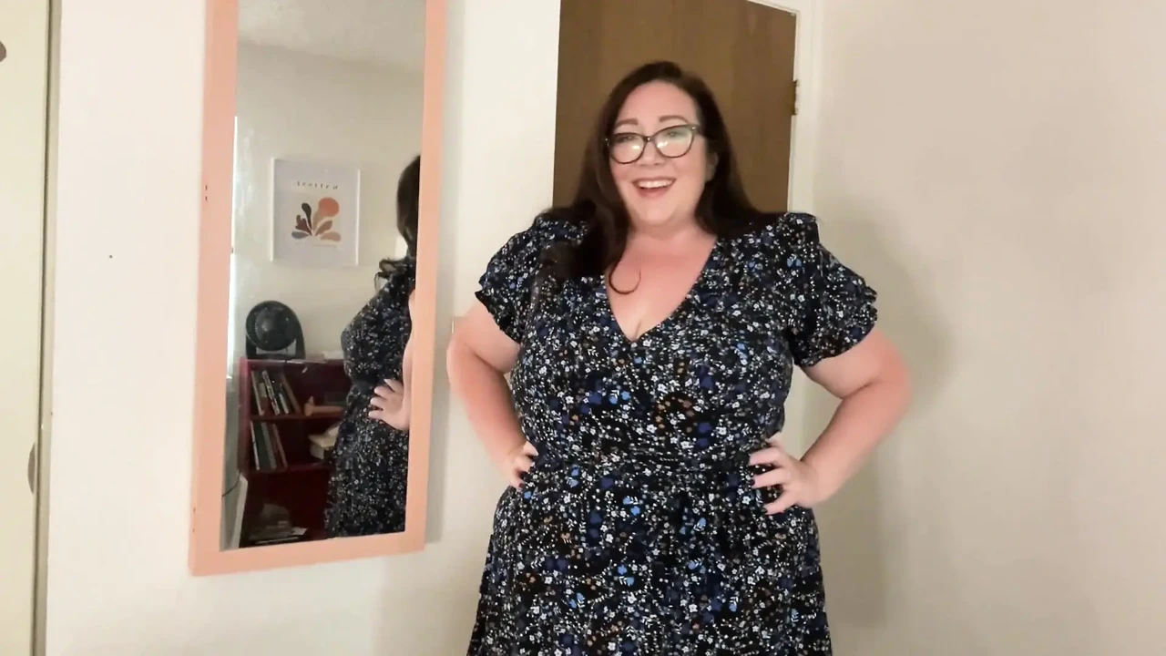 Fucking stepmom in her tiny swimsuit