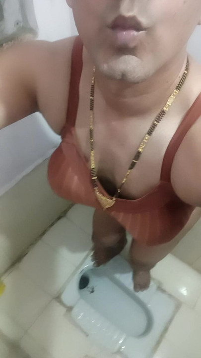 Butuh kontol hitam untuk facial