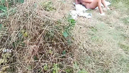 Dia tidak menyangka ini di pantai