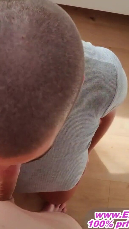 German chubby skin head amateur teen do blowjob casting | Clip 1