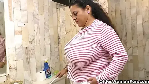 older woman big tits