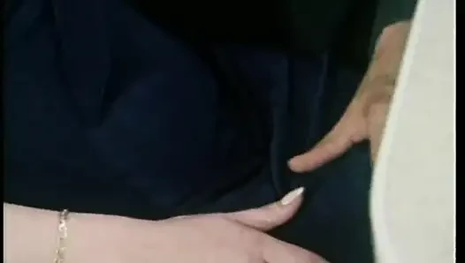 İtalyan nostaljik porno: iki genç domuz için tuvalette şenlikli