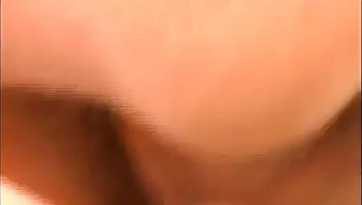 Almanya'dan büyük götlü hatun yakın çekimde yarağa biniyor