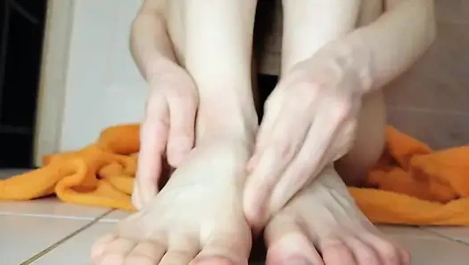 Topuk greending - ıslak amcık ve gerçek inliyor