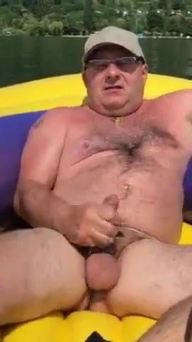 daddy in lake play and cum