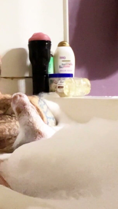 Rub a dub dub a handsome hairy horny daddy in the tub | Clip 1