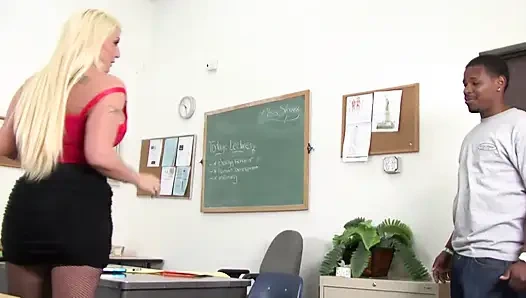 Blondine mit prallem arschficken