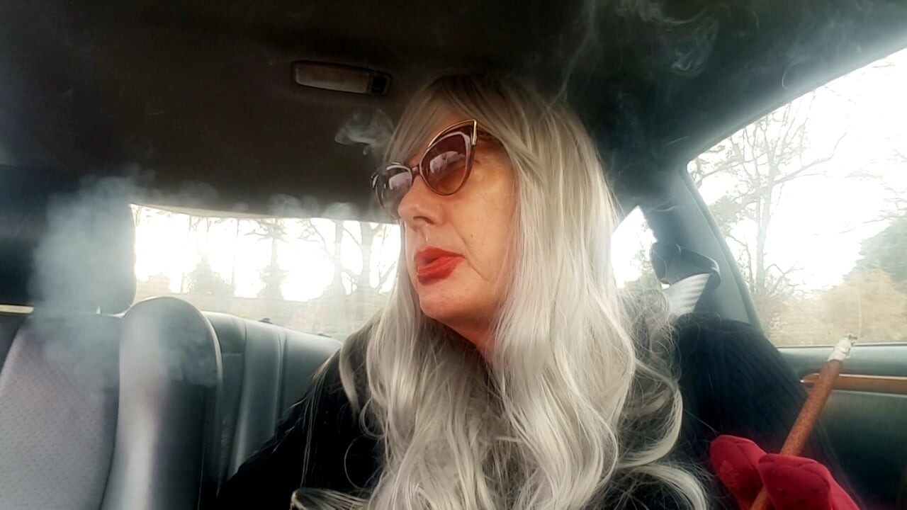 SILVER HAIRED GRANNY RUTHIE TS LOVES SMOKING HER MORE 120 MENTHOLS IN HER CAR