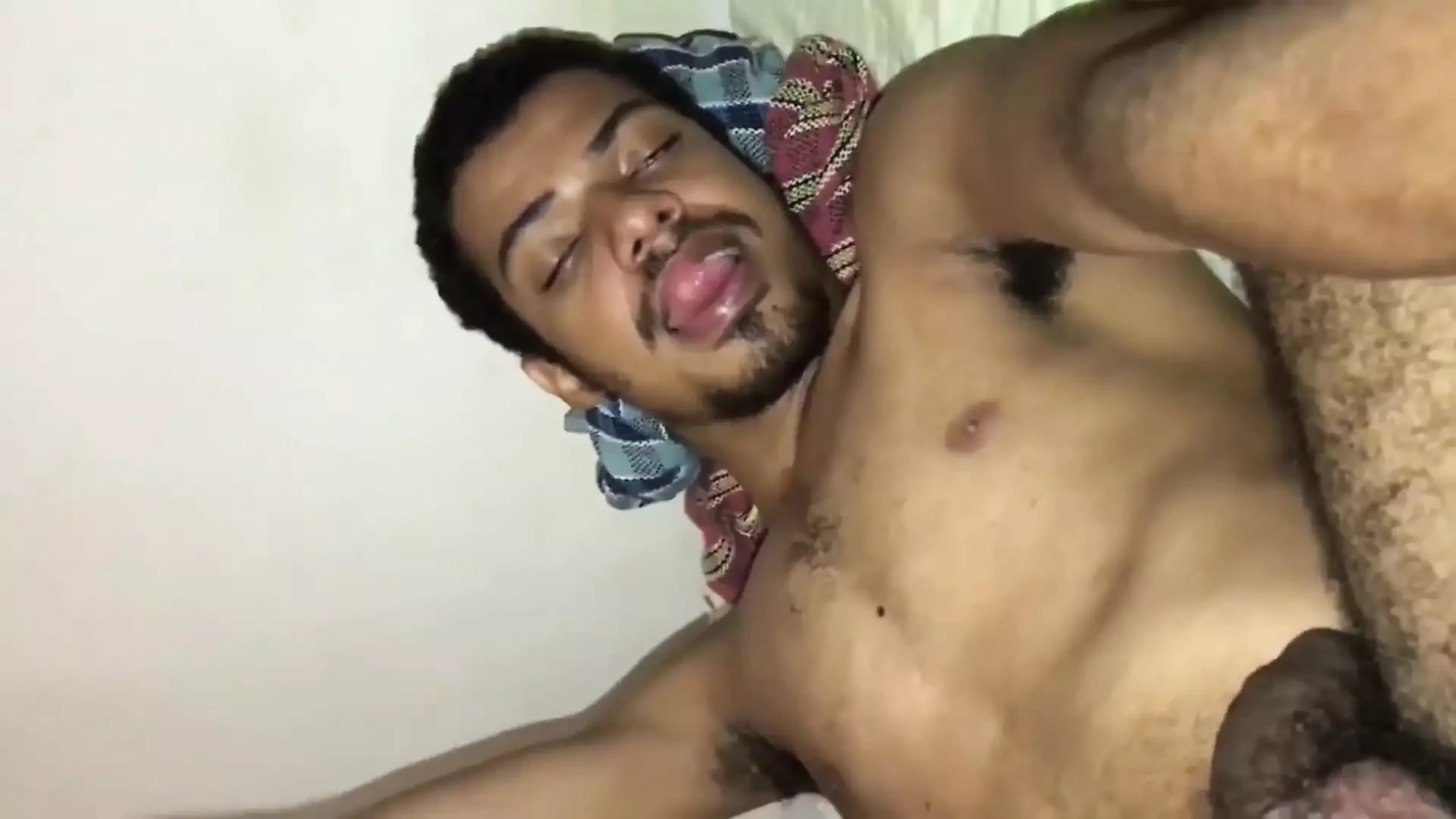 Video gratis 183 Mainan seks baru ini bikin kami sangat semangat