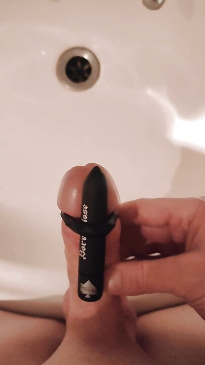 Squirting Tutorial - use a bullet vibe!!