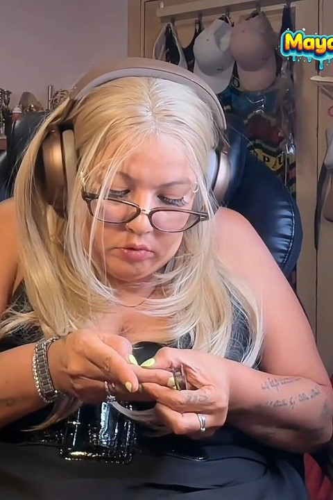 Good Night Goddess - Chain Smoking and Unwinding