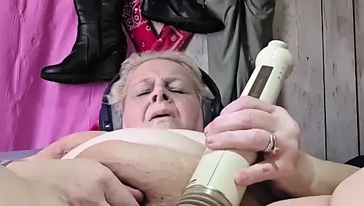 The Spinning Cone Got Her Wet in Pussy Sweat