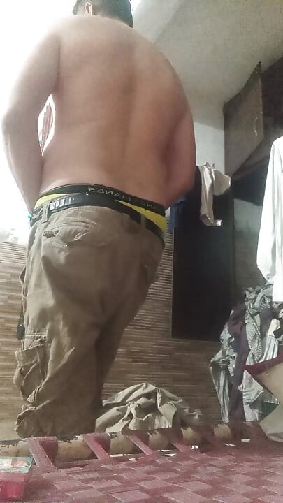 Nagy fehér segg meztelenül