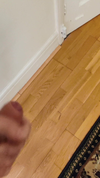 私の小さなチンポがイキまくり
