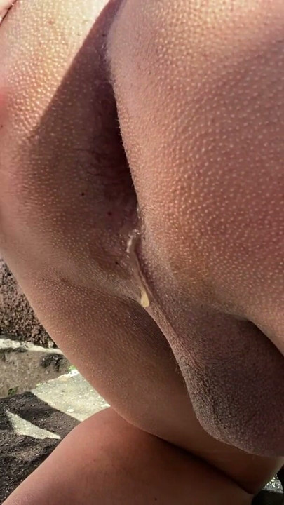 I let a stranger fuck me without a condom and cum inside my asshole. | Clip 1