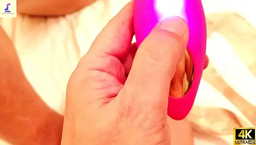 Пышная мазохистка-зрелая женщина за 50, ищущая чистое введение после судорог с сосающим вибратором