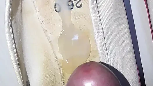 Okul ayakkabısında boşalma bölüm 3