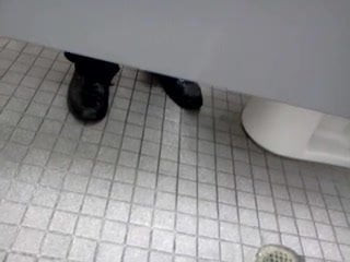 RESTROOM WANKER 2!!!!
