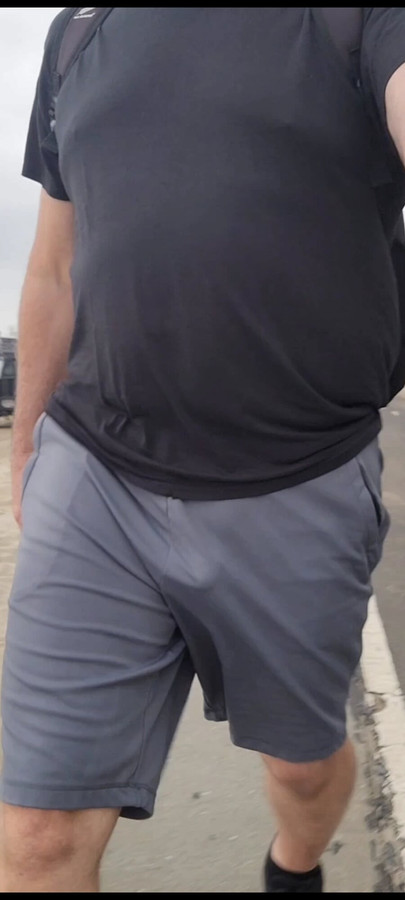 Love freeballing when I'm out walking around. This by the beach. Even better when it attracts attention.