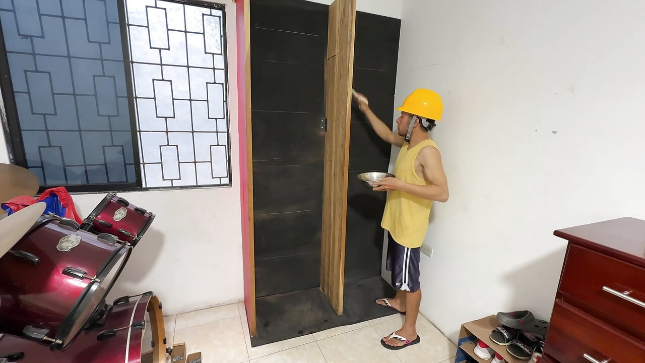 The carpenter seduces the housewife and has sex with her while working on a modular unit.