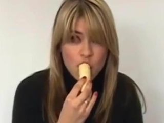 Holly Willoughby garganta profunda en banana