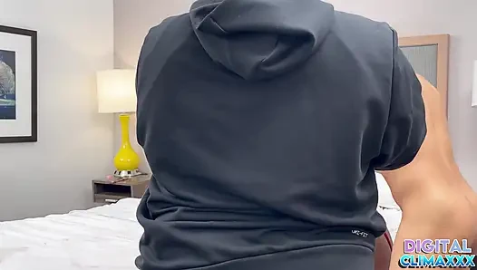 Di balik layar: tante semok kulit hitam ini dientot habis-habisan sama kontol besar pria kulit hitam