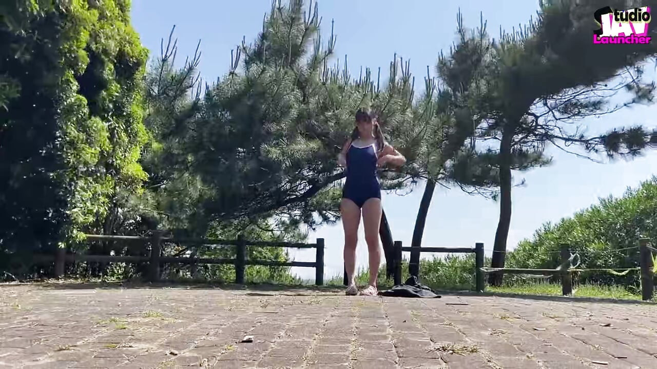 Public Self-play - a True Ona-girl Records Her Quiet Peak on a City Walk Chapter-4