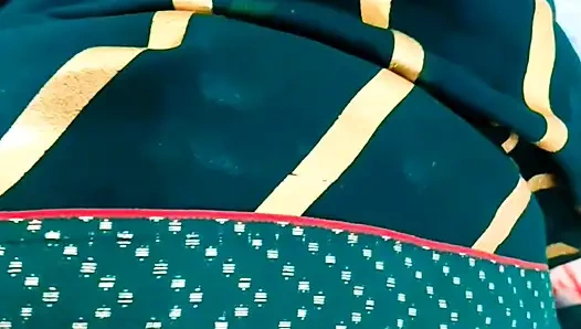 Indische desi-ehefrau von ihrem ehemann im doggystyle zum genießen gefickt