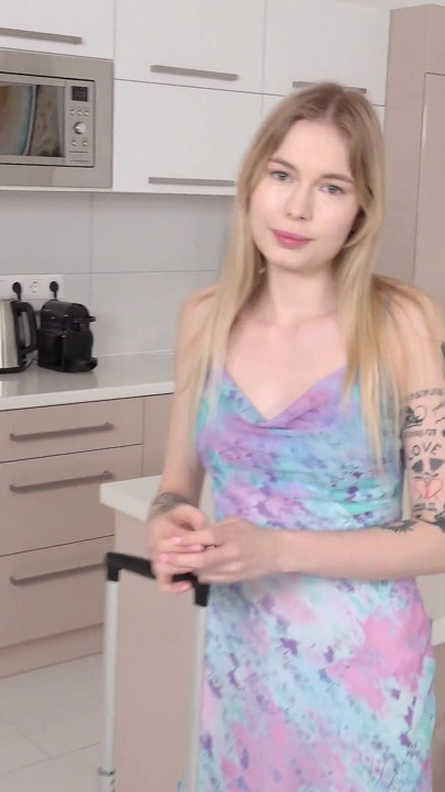 Sexy Blonde Pleases the Landlord