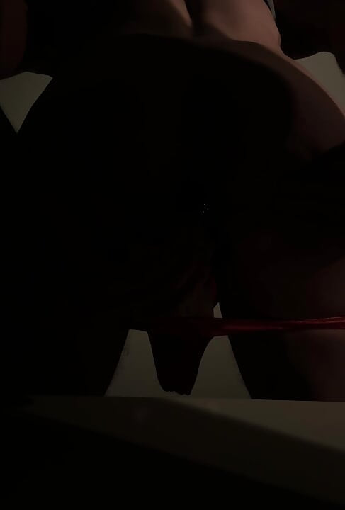 Buttplug makes sissy cum