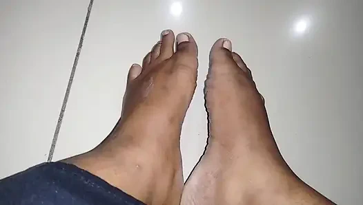 Siz güzel ayak sevenlerin eğlenmesi için en son videolarımın bir derlemesi.