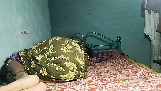 Bu guru india seksi dientot sama muridnya sendiri di ruang kuliah audio bahasa india