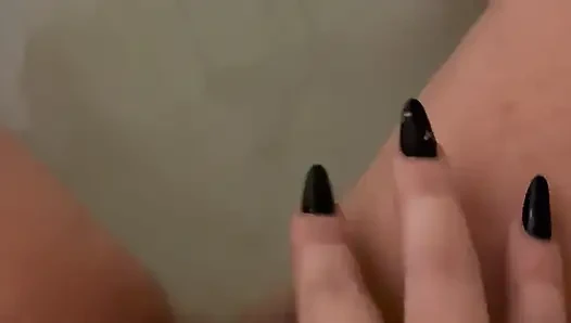 Hot Wife Masturbates in Bathtub - 4K