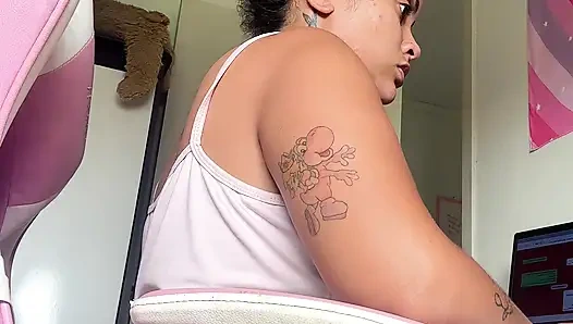 Home Office Workday Chubby Girl Natural Loud Farts Computer Desk Vibes