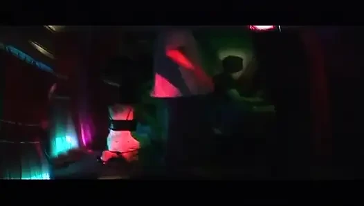 Pesta seks liar bareng cewek-cewek nakal ini di klub malam