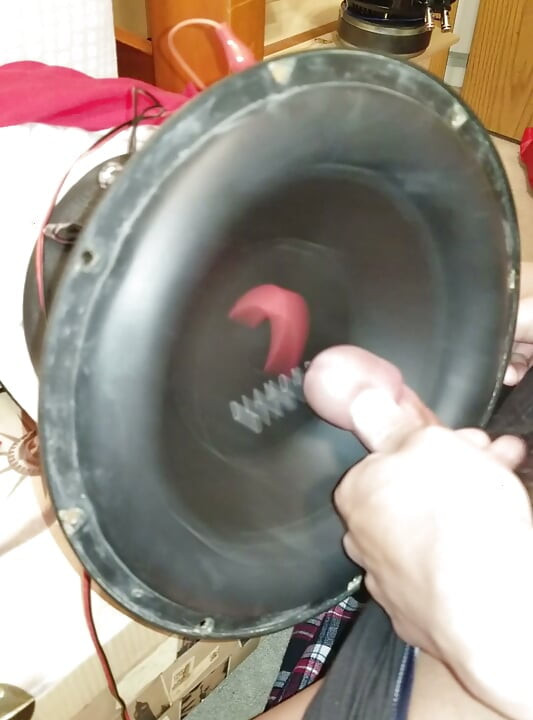 Huge cum on subwoofer