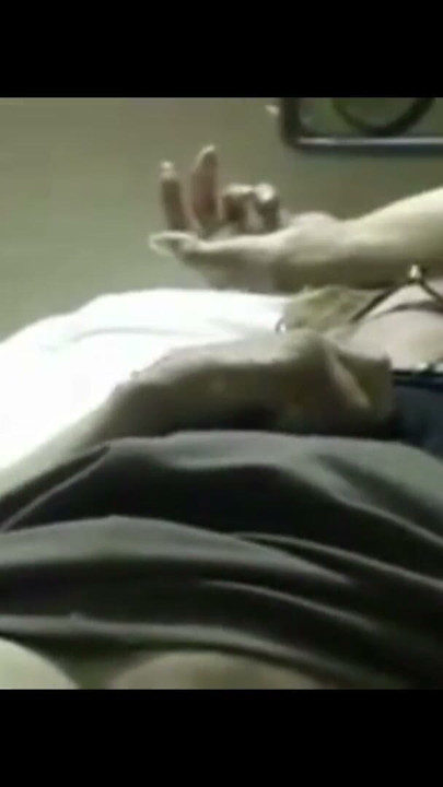 Büyükanne mastürbasyon zengin orgazm ve köpek pozisyonunda. | Klip 1