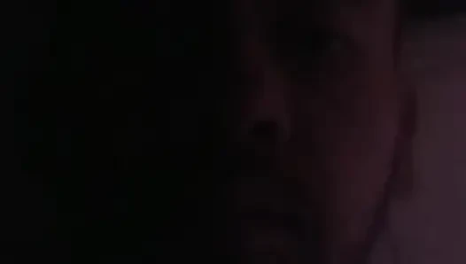 Dişlerimi fırçalıyorum
