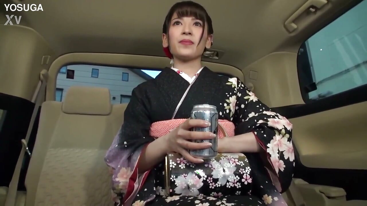 20-year-old on Her Way Home From Her Coming-of-age Ceremony - Free Commemorative Photo Shoot, She Was Tricked Into Taking Photos