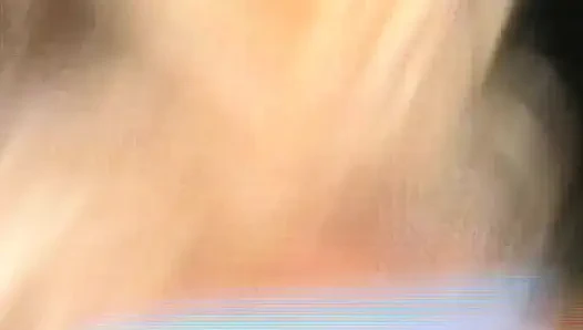 Memek sempit cewek jerman ini dientot habis-habisan di luar ruangan