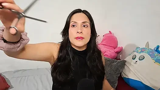 Asmr rol yapma kız arkadaşın saçını kesiyor