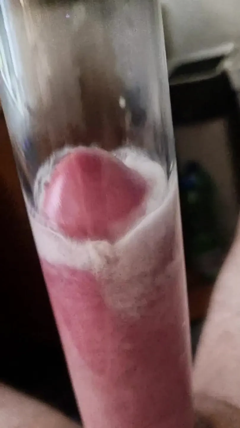 दुहना मशीन सत्र.27 - कट विवाहित Tradie ट्यूब पर क्रीम लगा रही है