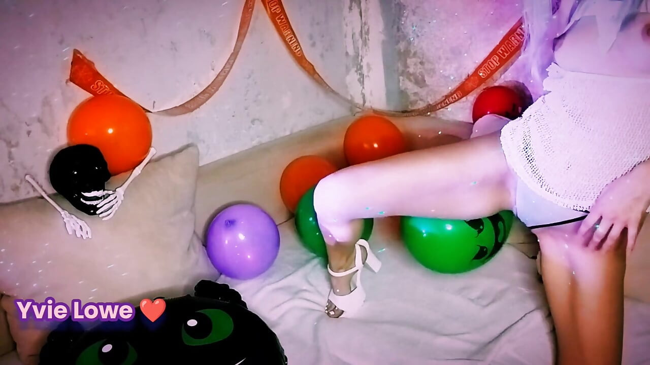 Yvie Lowe - Impreza Z Balonami Na Halloween