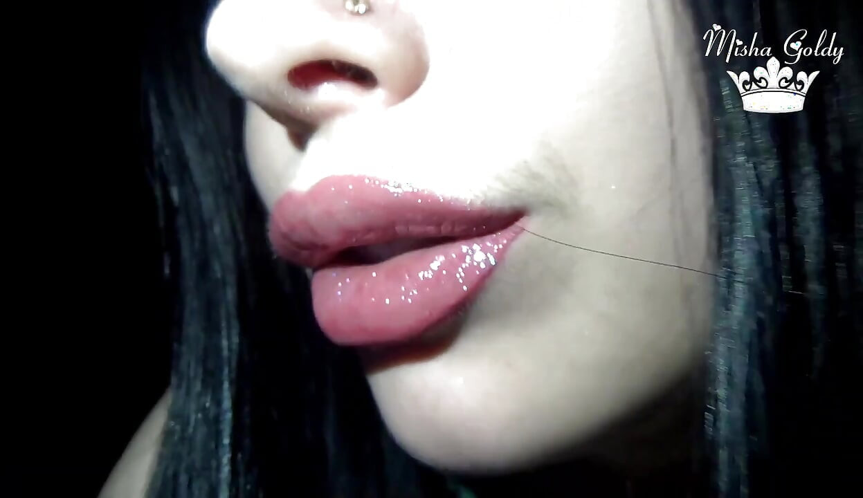 I made my lips bigger! Lips bigger - cum faster!