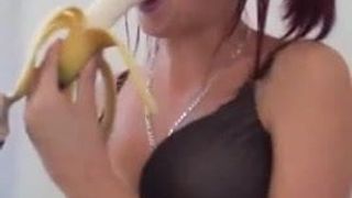 pompino banana contest