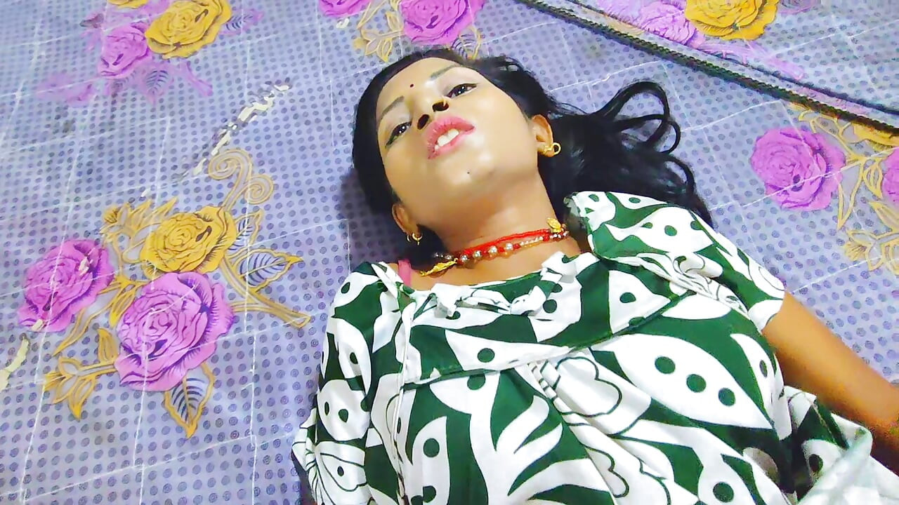 Indian Stepmom Shared Single Bed and Made Stepson Happy Full Hindi audio