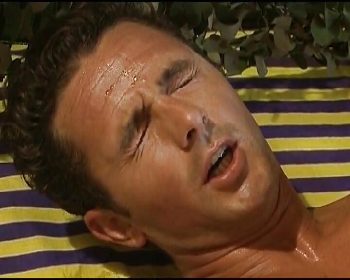 Alemã domina tem anal fodida em seu dat