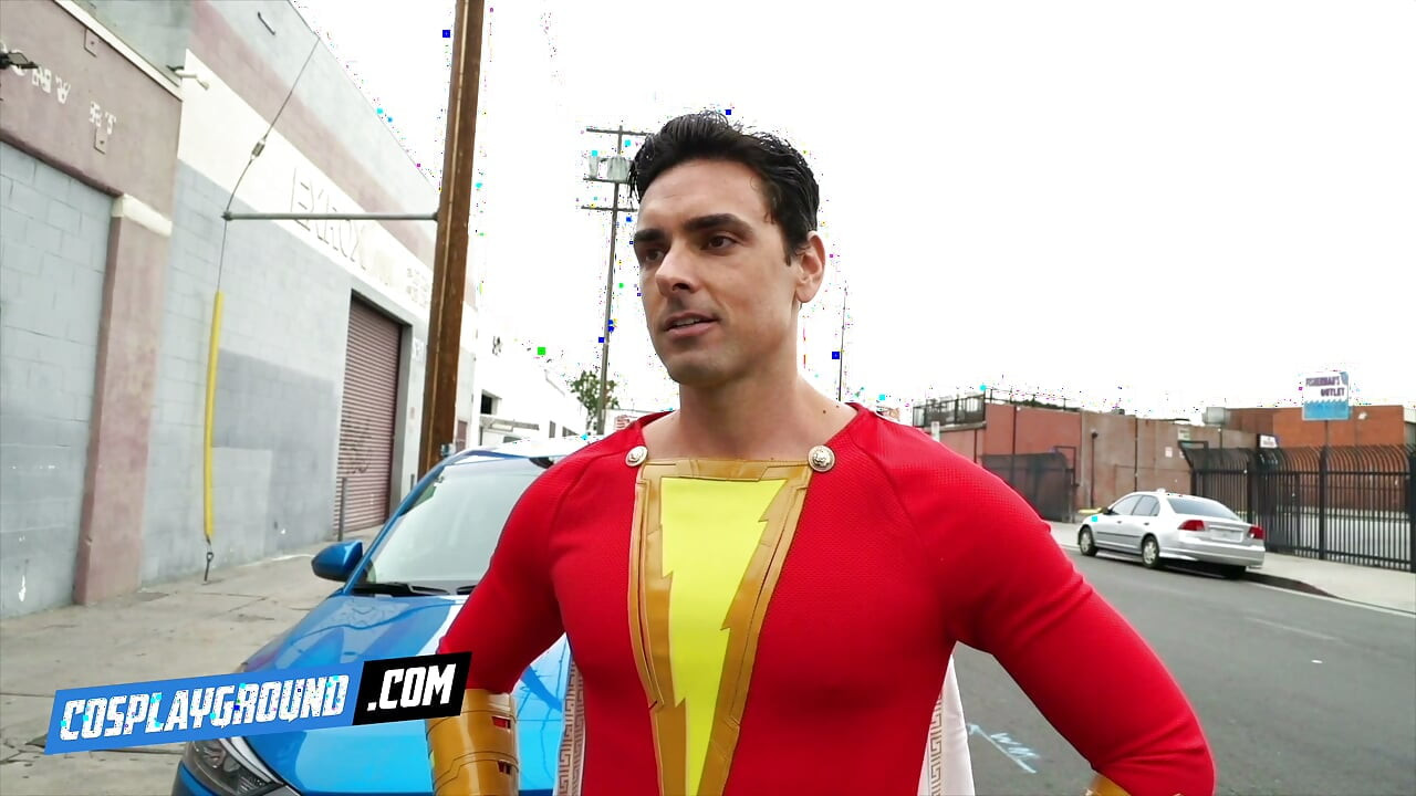 Britney Amber och Ryan Driller för samman två Captain Marvels för en hård knullning