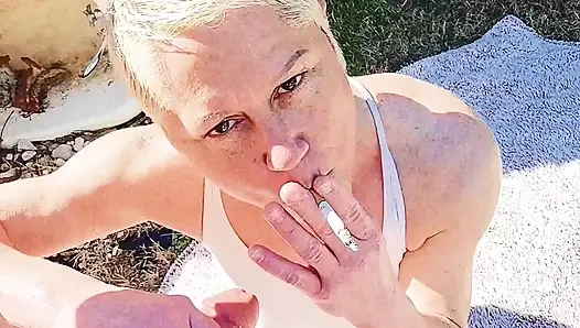 Nikki Suxxx Smoking Blowjob