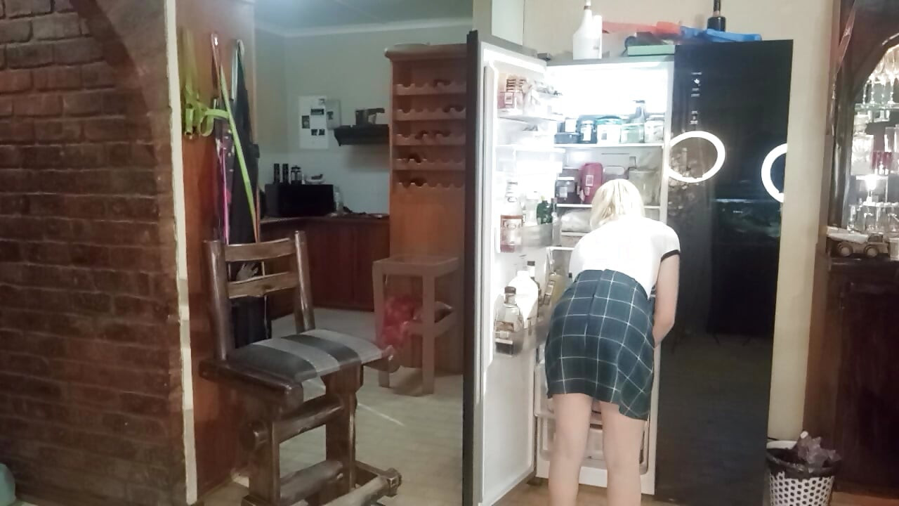 Sodomie, frigo, baise mon ex-copine dévergondante
